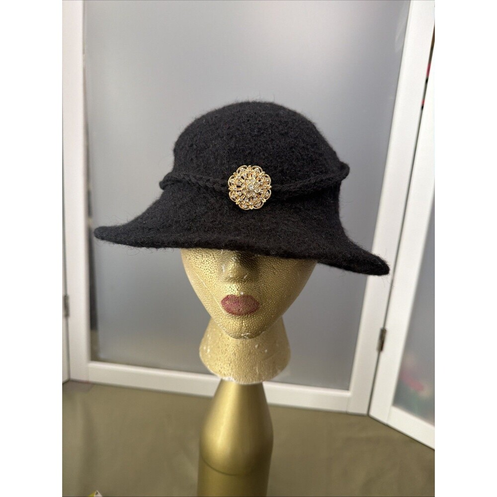 Vintage Black Wool Cloche Hat Flapper Style Gold Tone Filigree Brooch Pin Cap
